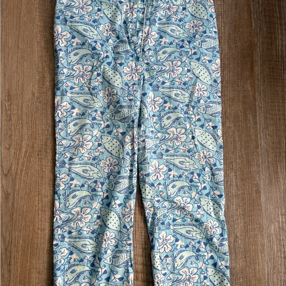 Lilly Pulitzer White Label Cropped Blue, Teal and white Fish Pants